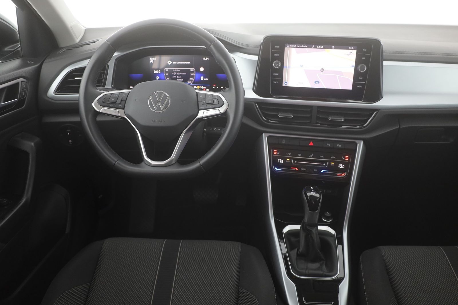 Volkswagen T-Roc 1.5 TSI DSG - Samsaru's Car Outlet