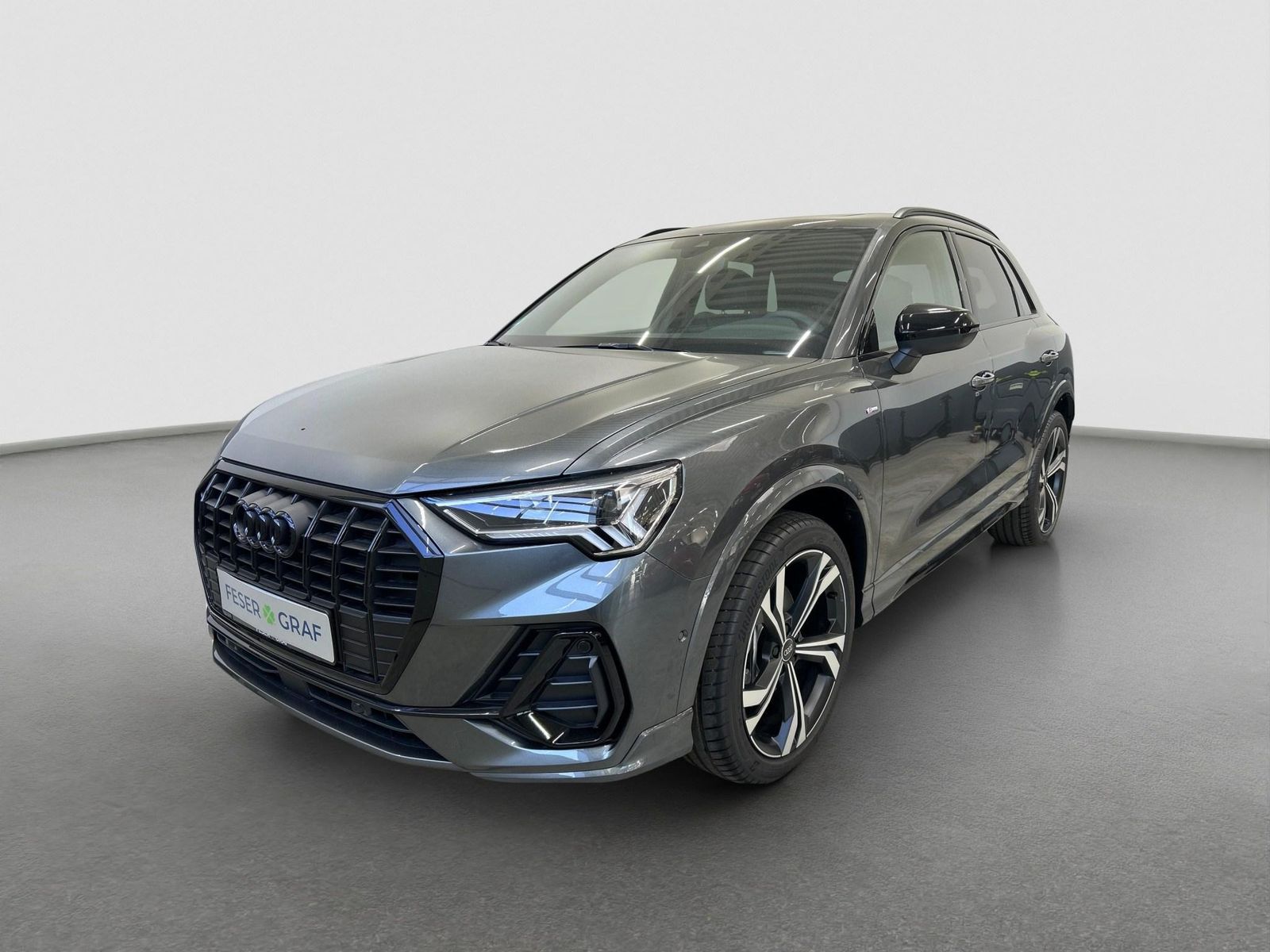 Audi Q3 S line 40 TFSI qu. AHK Pano RFK ACC Keyless