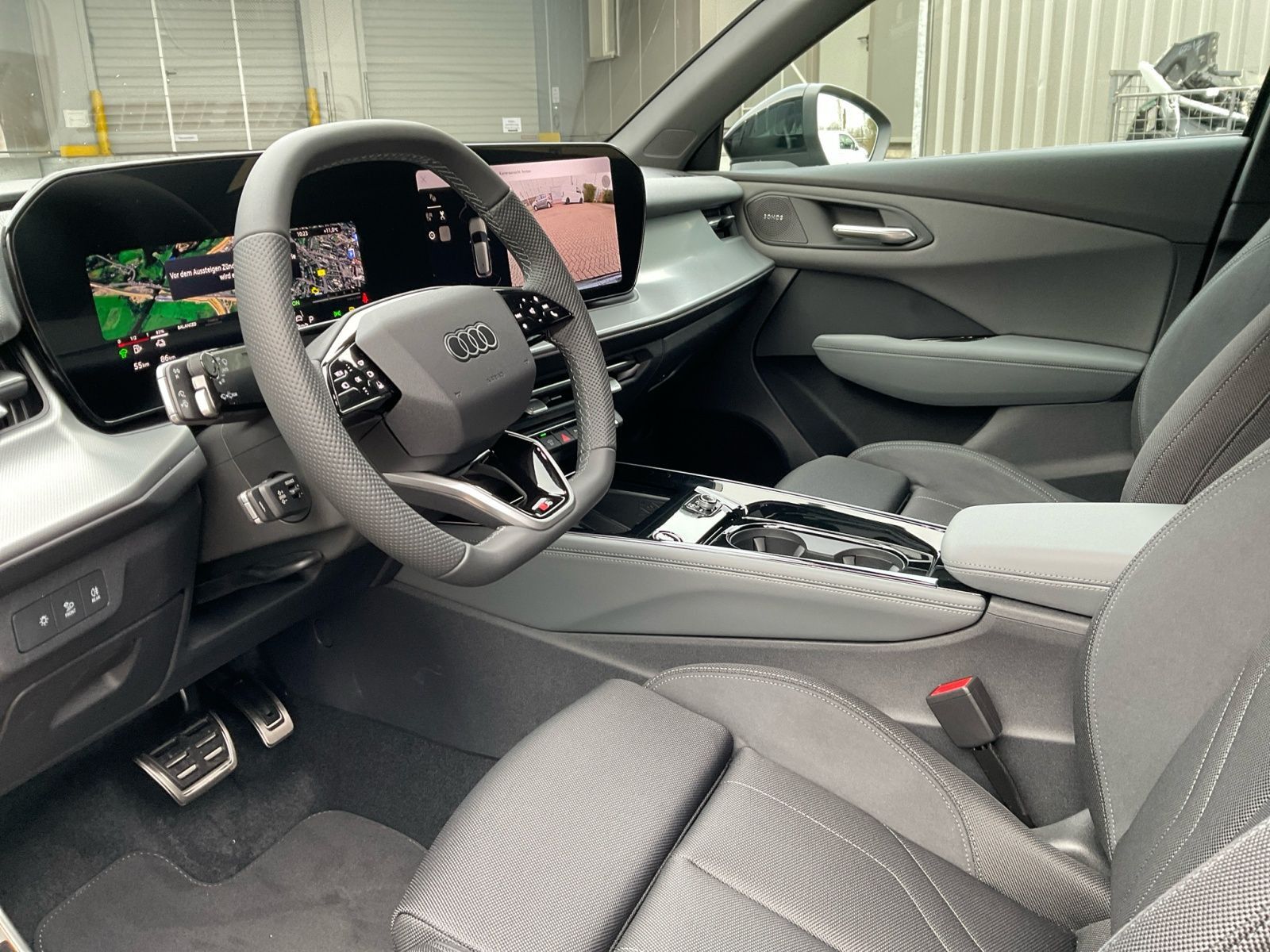 Audi Q3 SUV e-hybrid S line AHK MATRIX HeadUp SONOS