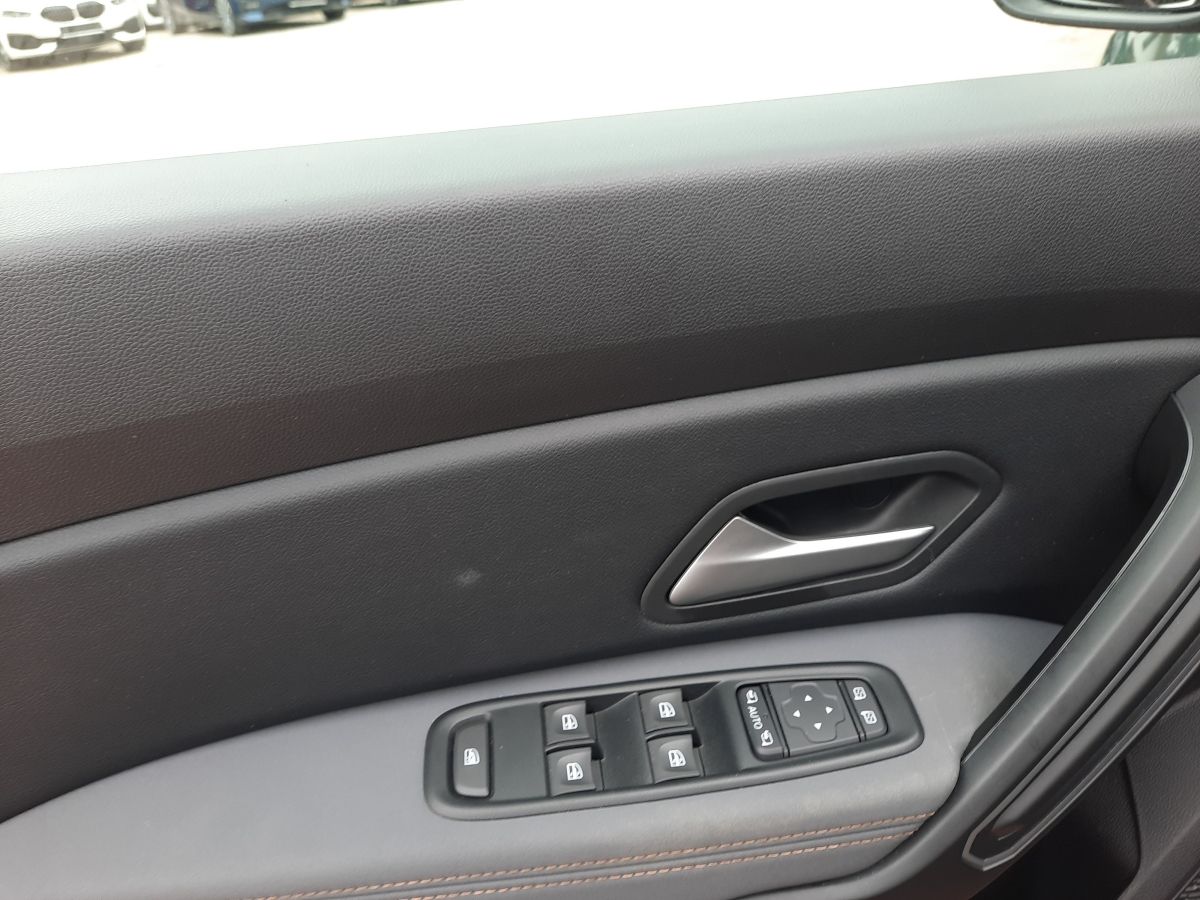 Dacia Duster II TCe 150 Extreme - Samsaru's Car Outlet