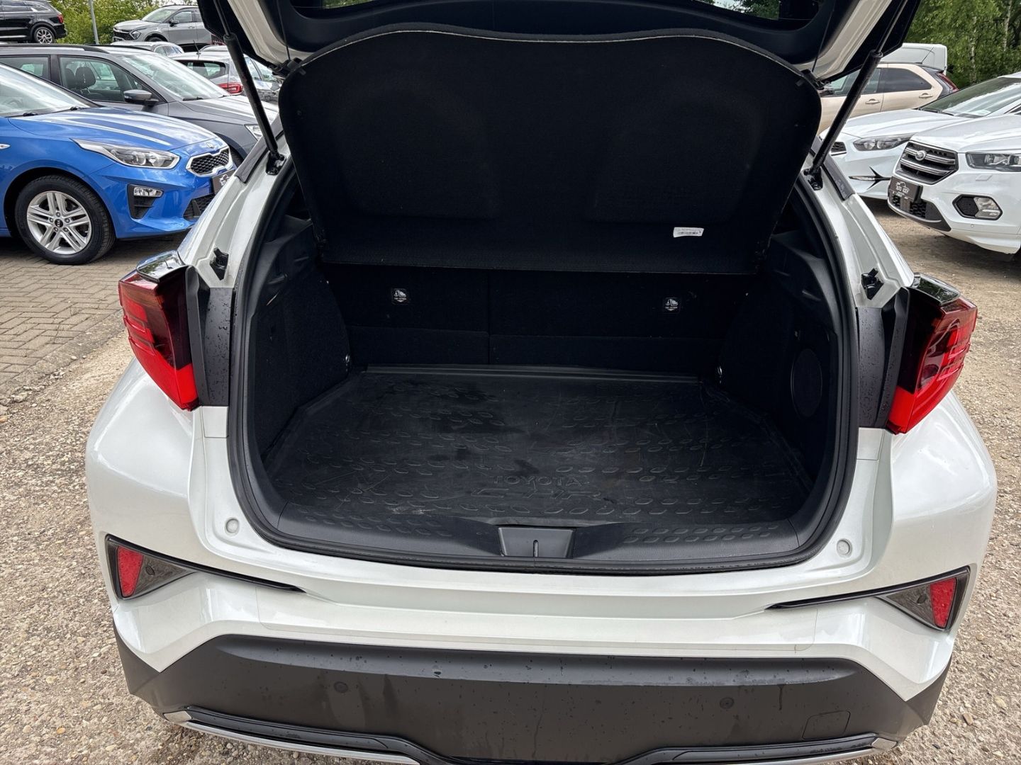 Toyota C-HR Hybrid GR Sport - Samsaru's Car Outlet