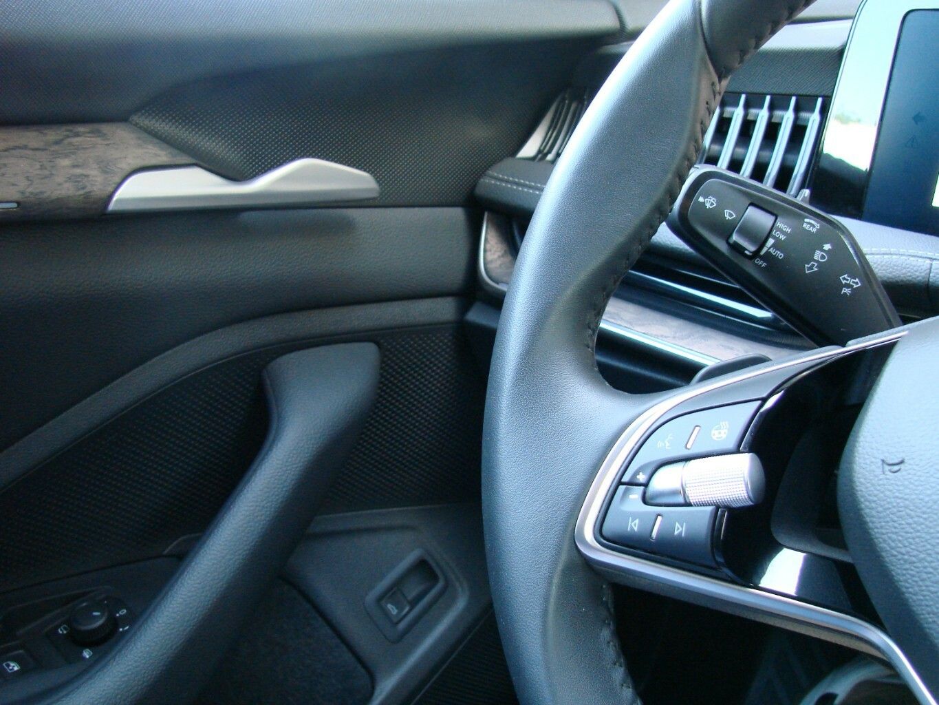 Skoda Superb 2.0TDi L&K 4x4 ACC LED AHK H&K 360º