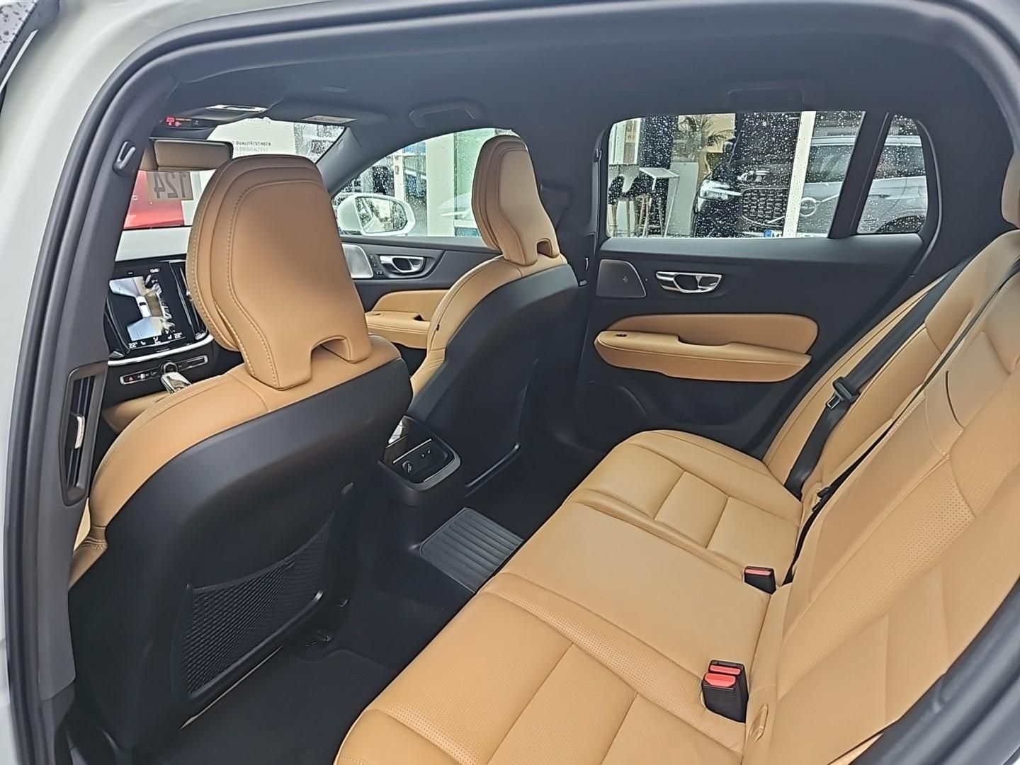 Volvo V60 T6 AWD Inscription Plug-In SK124