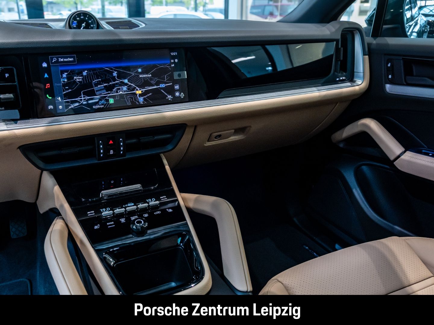 Porsche Cayenne Coupe FnW Racinggrün Luft 22Zoll SportDe