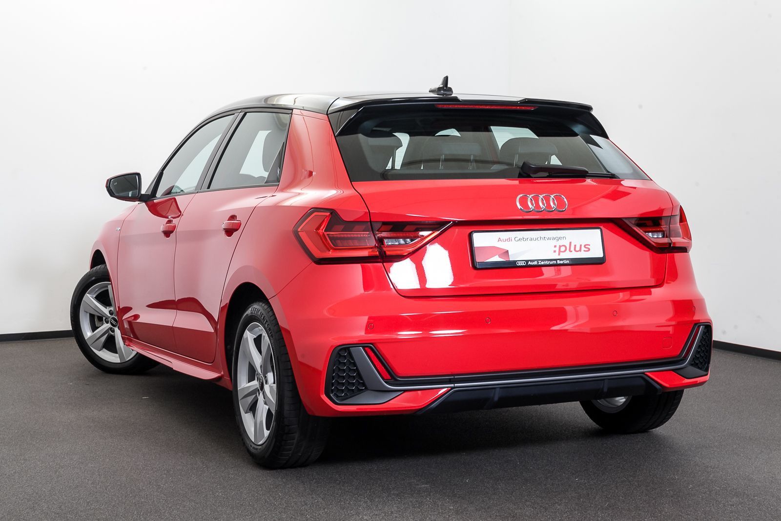 Audi A1 Sportback S line 30 TFSI S tr. - Samsaru's Car Outlet