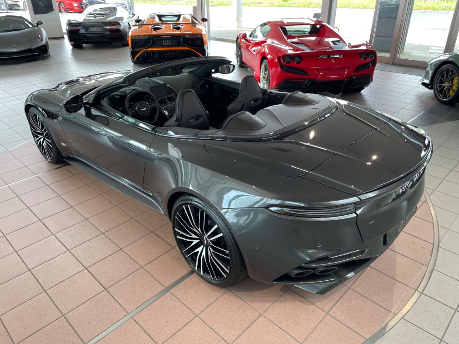 Aston Martin DBS V12 Superleggera Volante