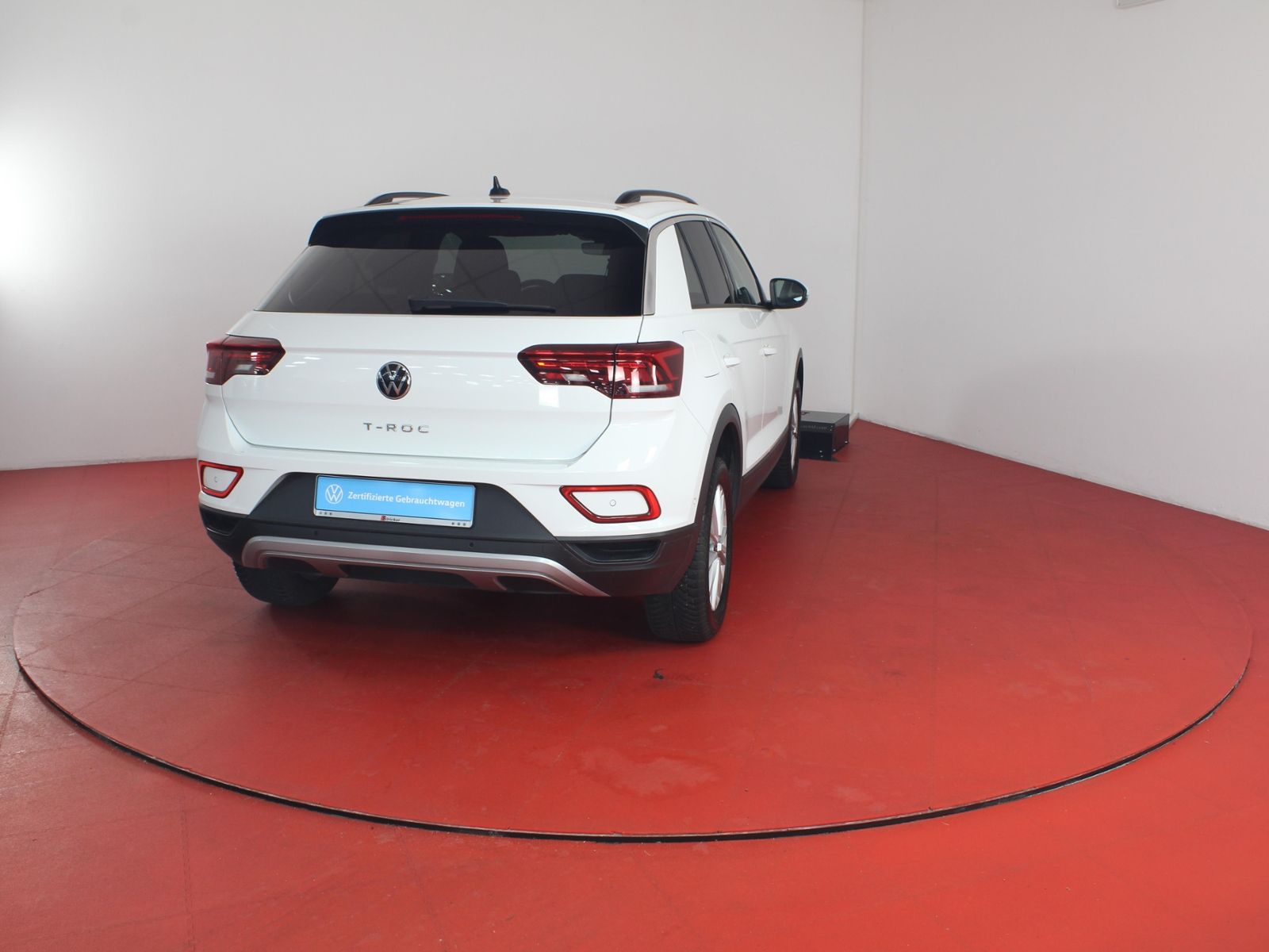Volkswagen T-ROC Life 1.0TSI - Samsaru's Car Outlet