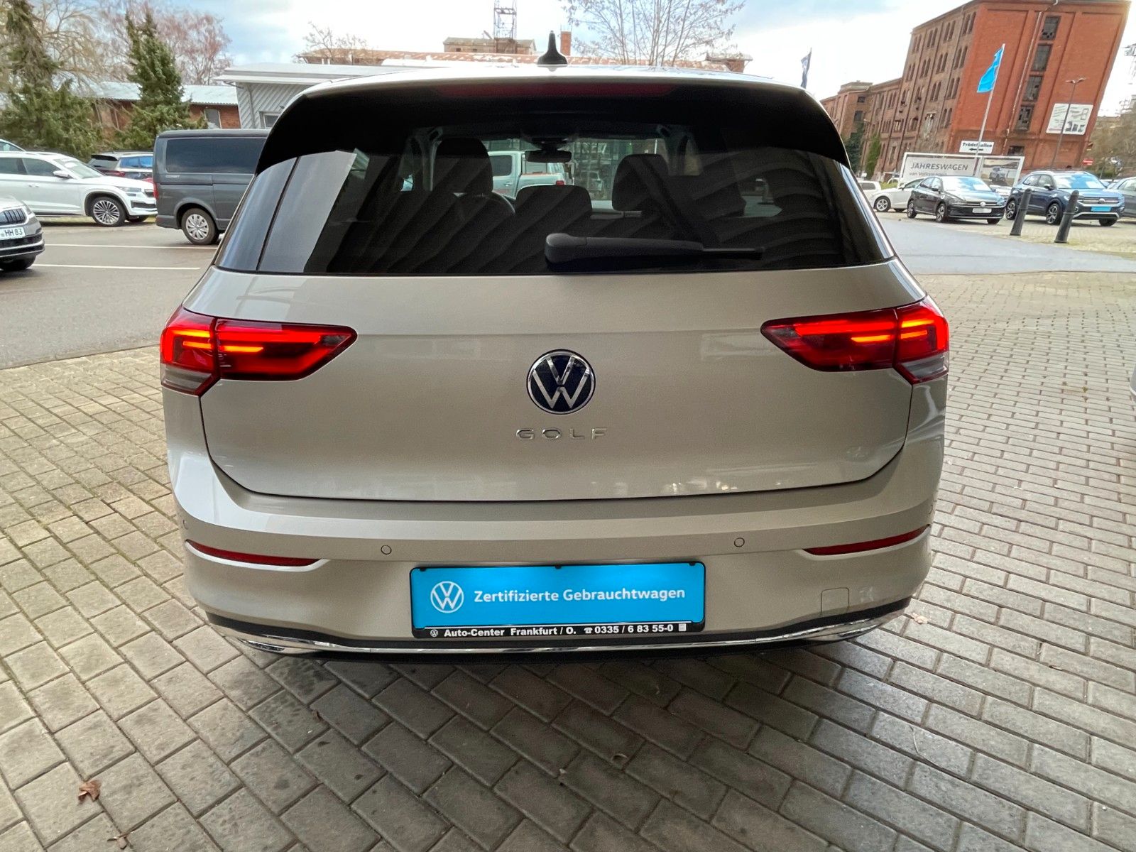 Volkswagen Golf 1.5 TSI MOVE - Samsaru's Car Outlet