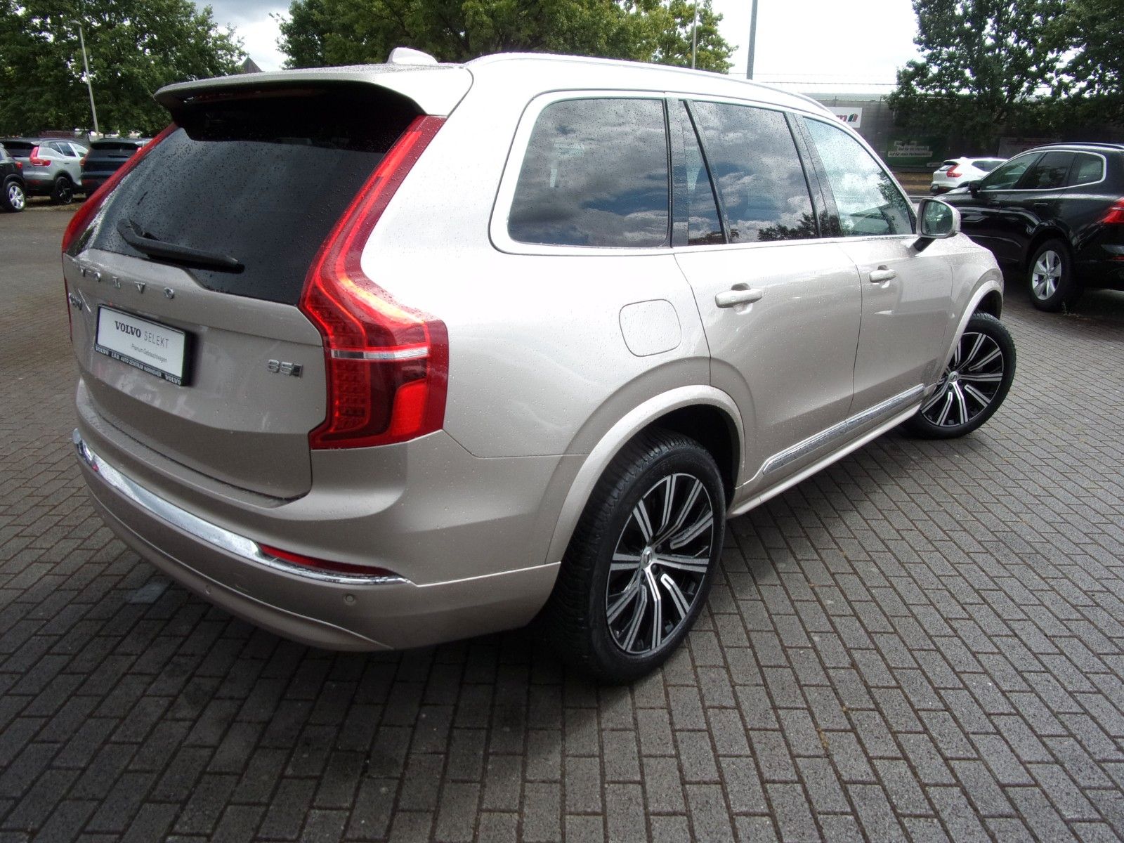 Volvo XC 90 B5 Plus Bright AWD - Samsaru's Car Outlet