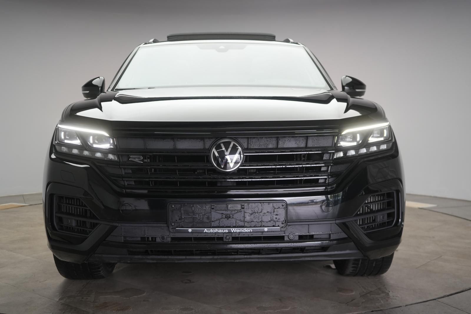 Volkswagen Touareg R-Line 3.0 TSI 22"/Matrix/STHZ/Pano/Luft