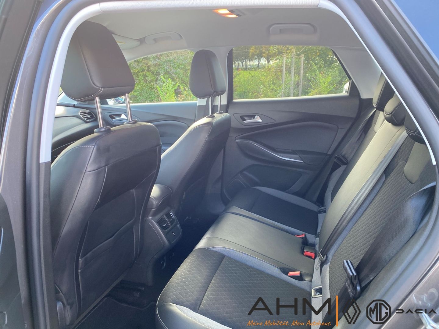 Opel Grandland X Edition 1.5 D - Samsaru's Car Outlet