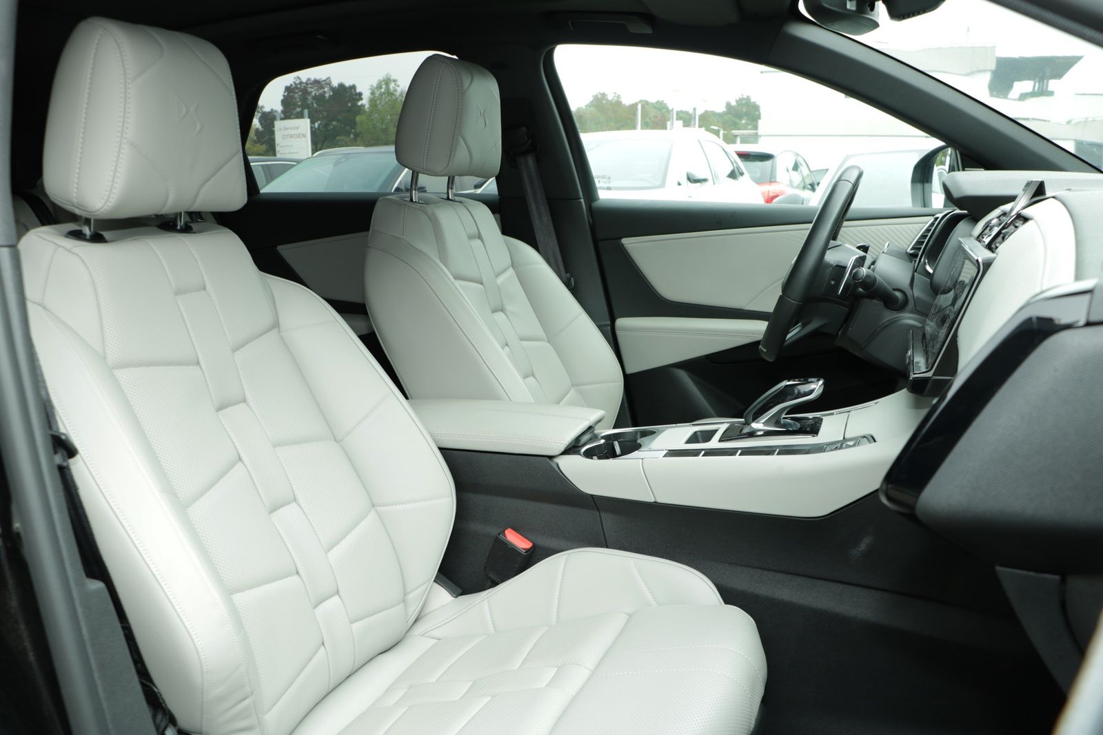 DS Automobiles DS7 Crossback 1.6 Hybrid 4x4 Navi/ Sitzh./ Focal