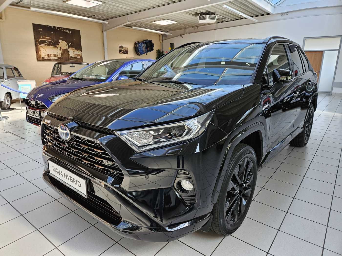 Toyota RAV4 Hybrid Style Black - Samsaru's Car Outlet