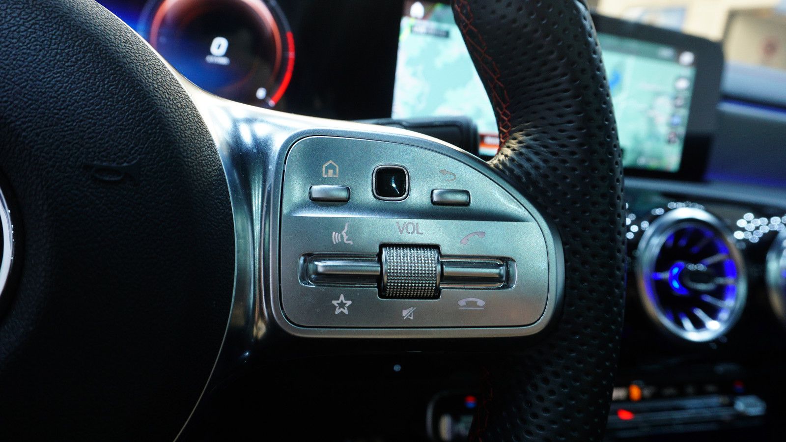 Mercedes-Benz CLA 200 Shooting Brake 4MATIC - Samsaru's Car Outlet