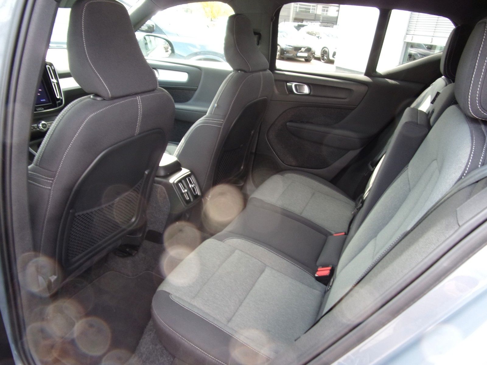Volvo XC 40 B3 Core 2WD - Samsaru's Car Outlet