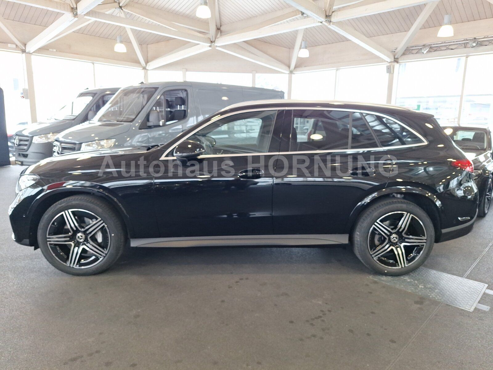 Mercedes-Benz GLC 300 d AMG 4M Edition 360° Distr AHK Memo 20"