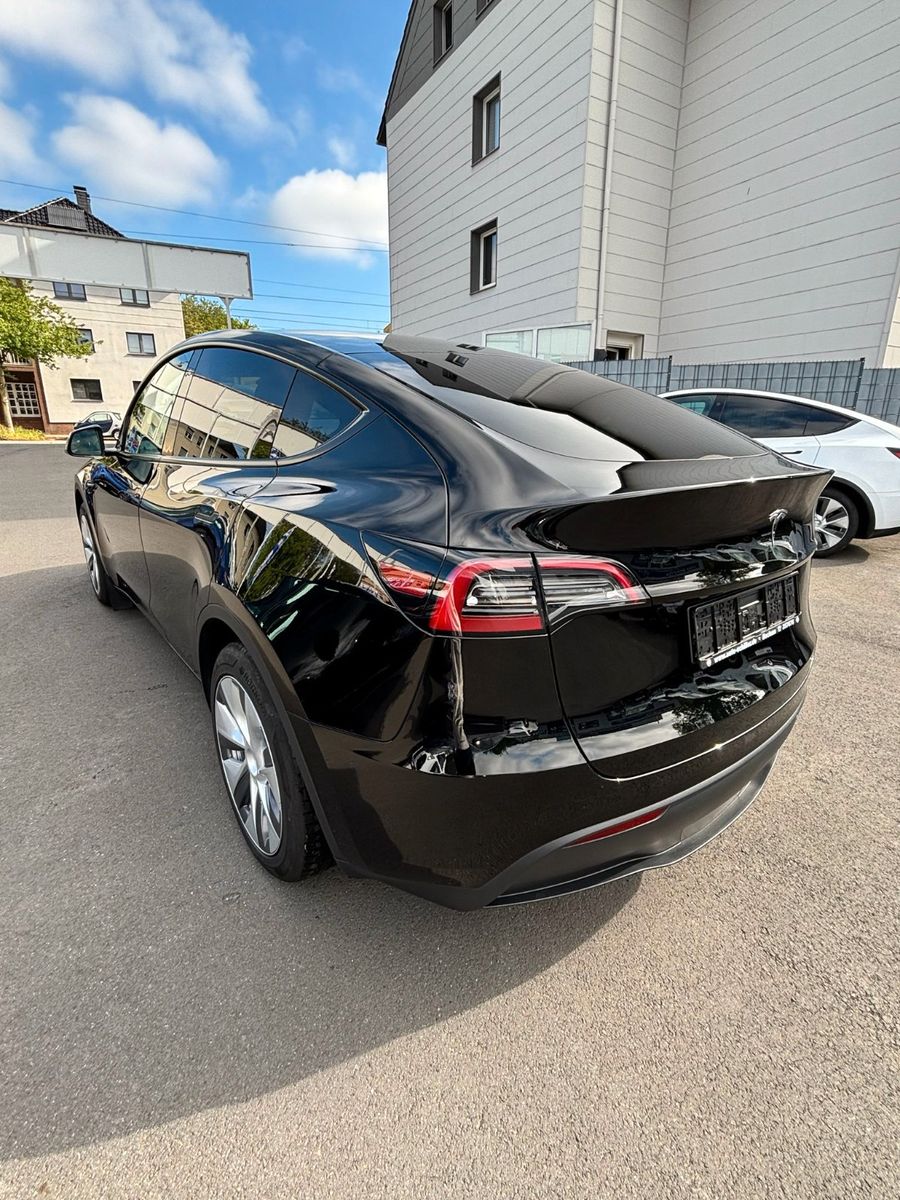 Tesla Model Y Basis RWD # black # AHK # MWST.