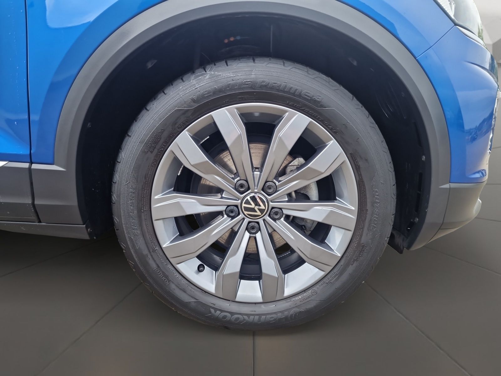 Volkswagen T-Roc 1.5 TSI Sport - Samsaru's Car Outlet