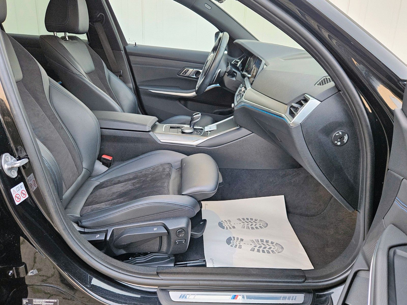 BMW 330e*LCProf*M-SPORT*HUD*ACC*PARKASS+*KEYLESS GO