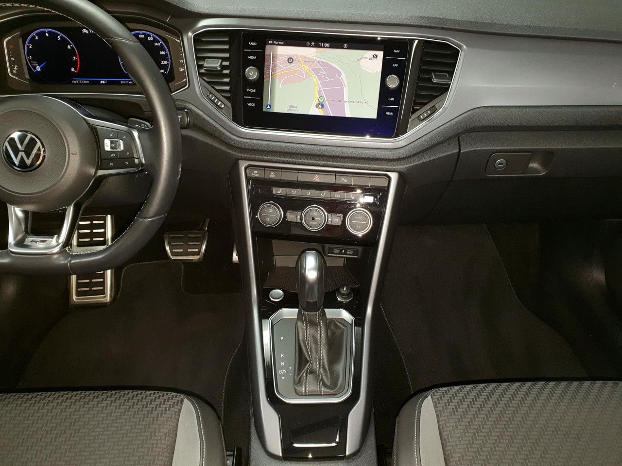 Volkswagen T-Roc 1.5TSI DSG R-Line - Samsaru's Car Outlet