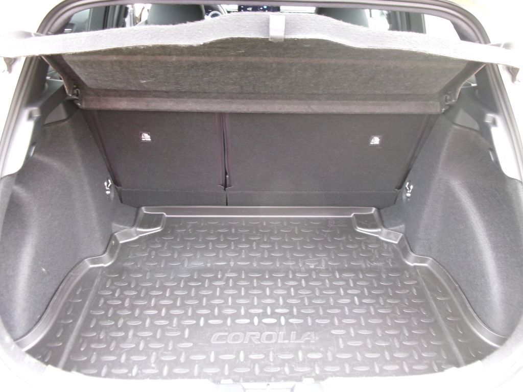 Toyota Corolla 1.8 Hybrid Team D +NAVI+TPKT+BI LED+