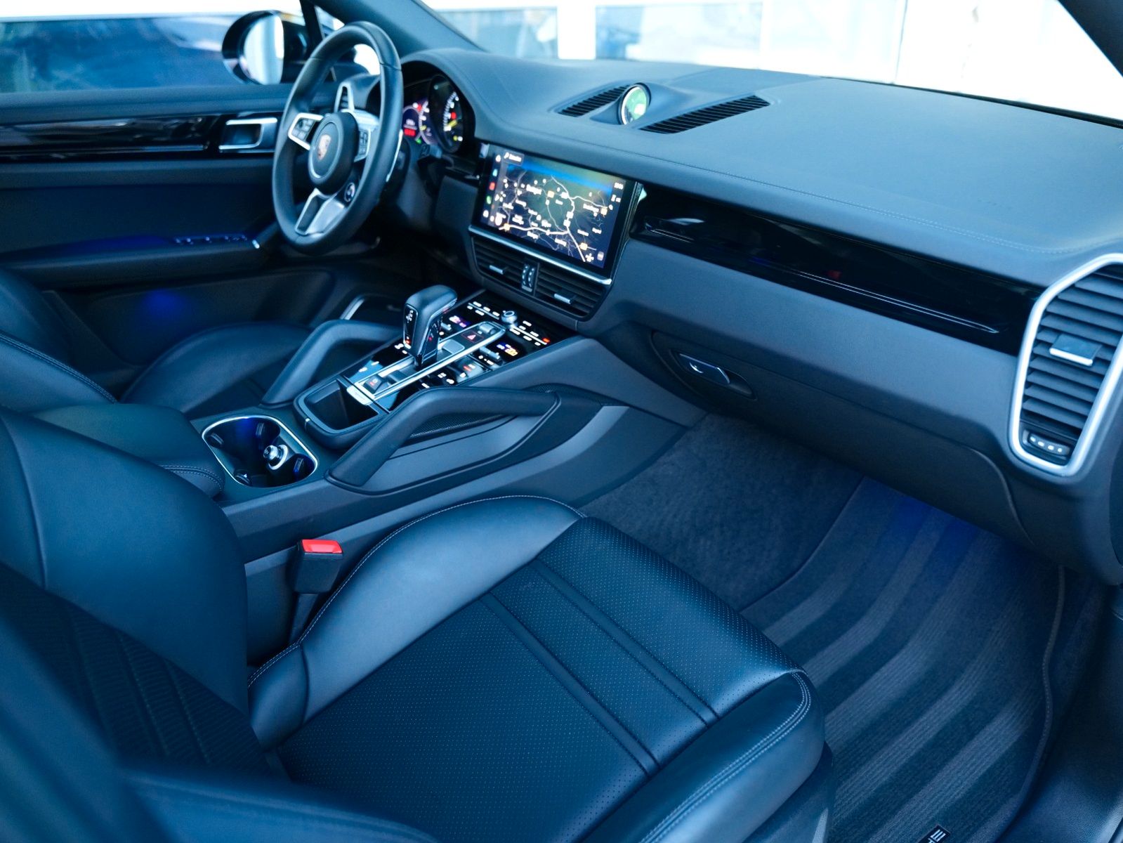 Porsche Cayenne Coupe E-Hybrid Platinum Edi SPORT DESIGN