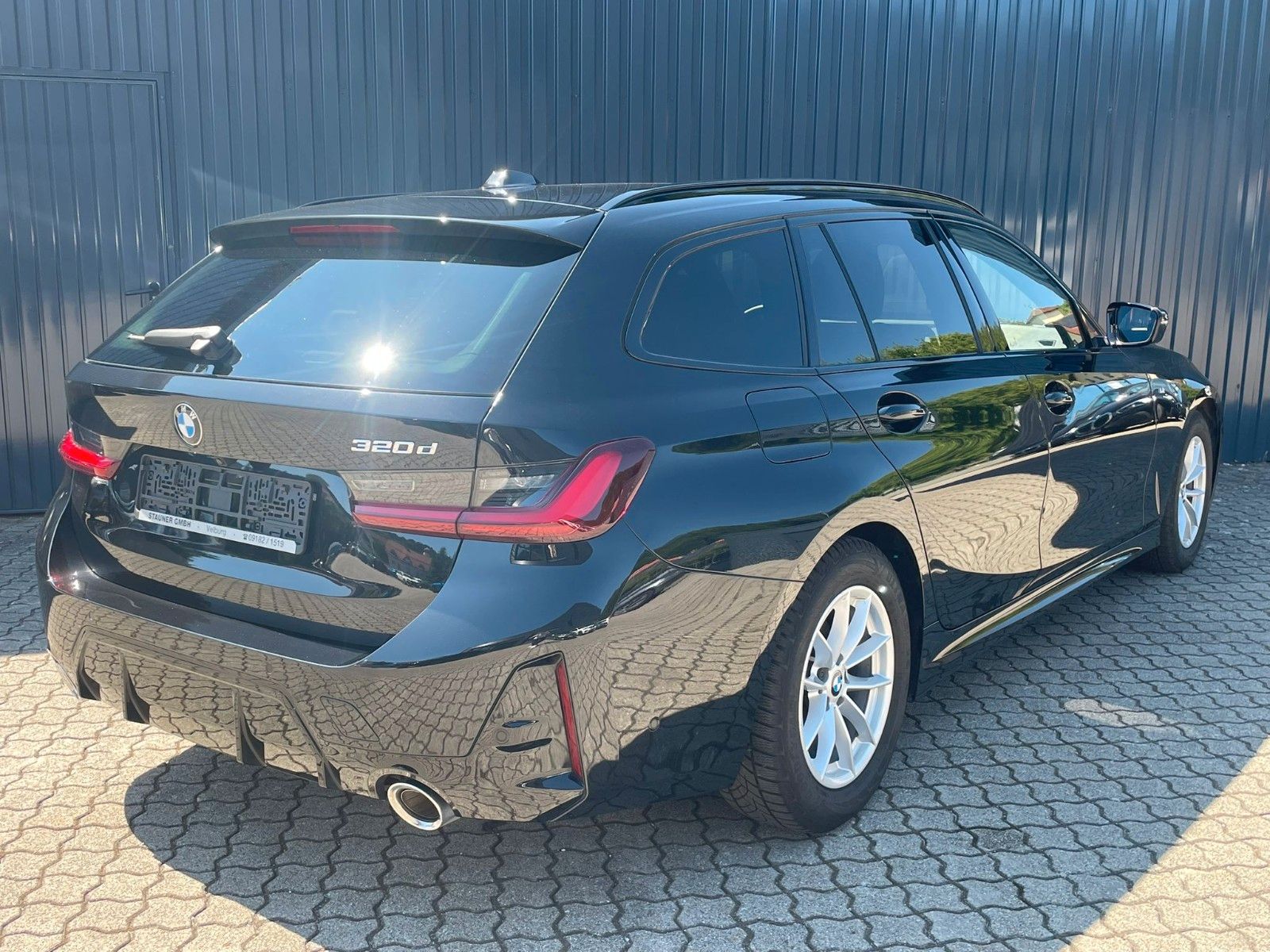 BMW 320D Aut Touring M SPORT - Samsaru's Car Outlet
