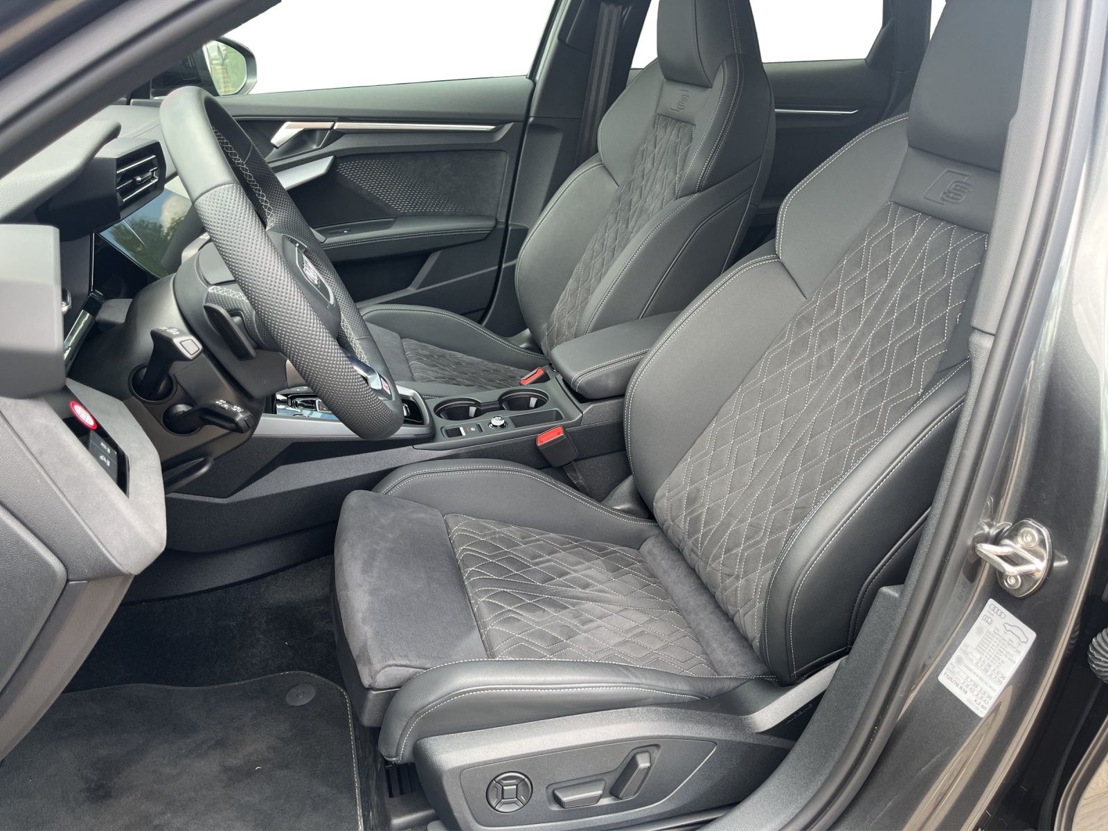 Audi A3 Limousine 35 TFSI S Line - Samsaru's Car Outlet