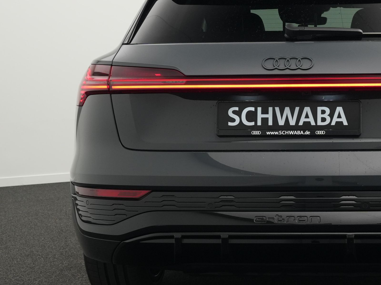 Audi Q8 e-tron 50 quattro 2x S line*Opt.schw*PANO*AHK