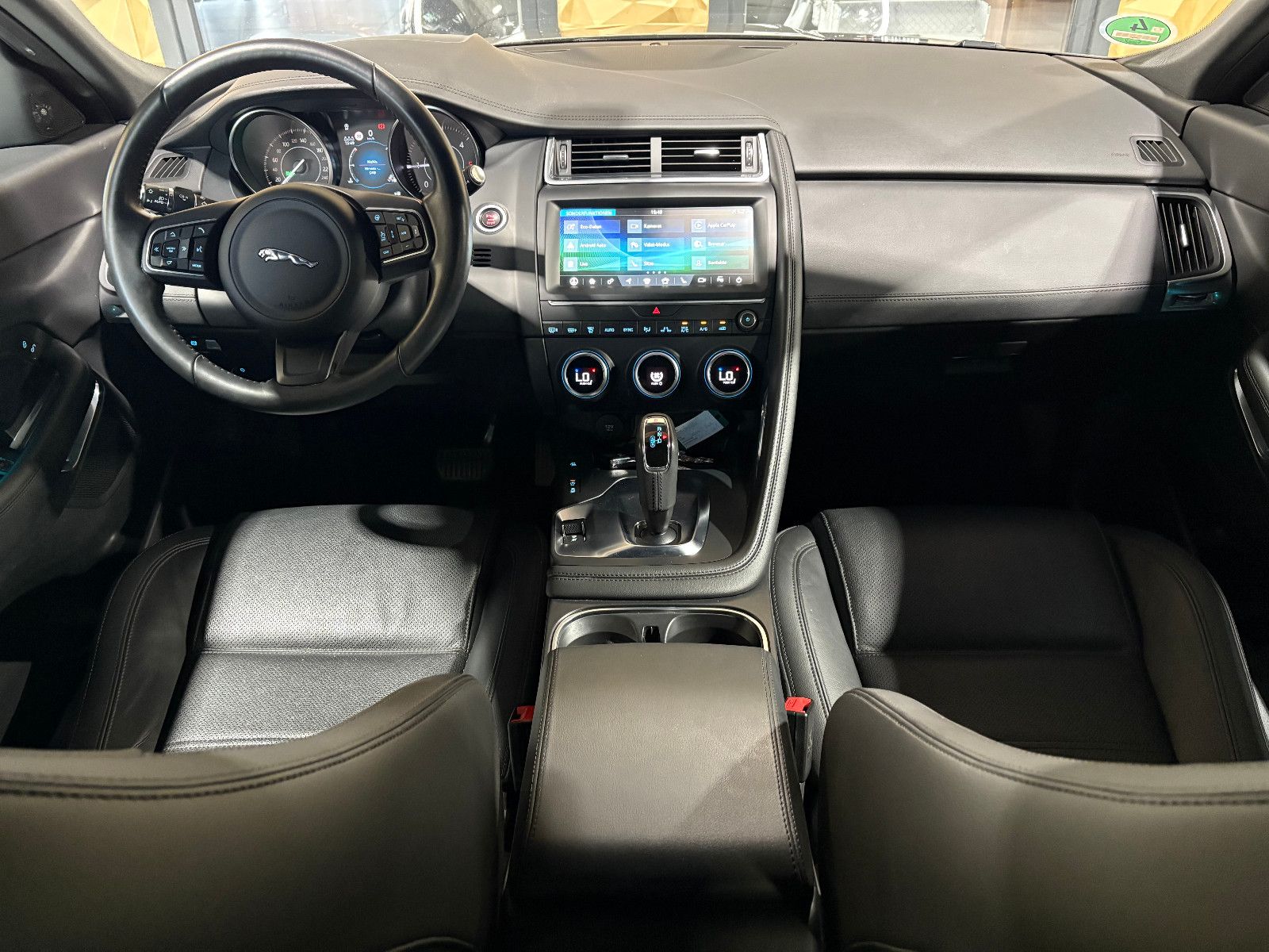 Jaguar E-PACE S/NAVI/KAMERA/APPLE/ACC/SHZ/KLIMA/TOTWINK