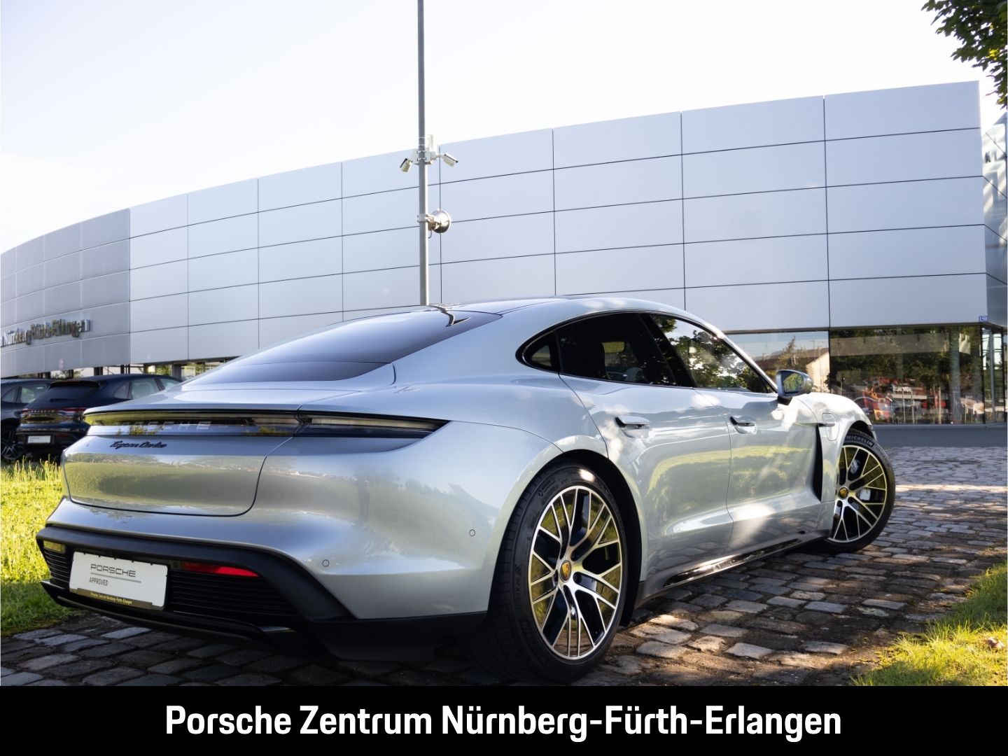 Porsche Taycan Turbo InnoDrive HUD LED-Matrix BOSE Surro