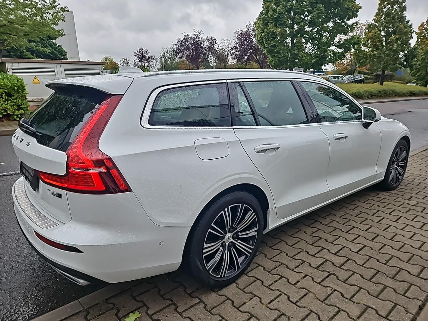 Volvo V60 T6 AWD Inscription Plug-In SK124