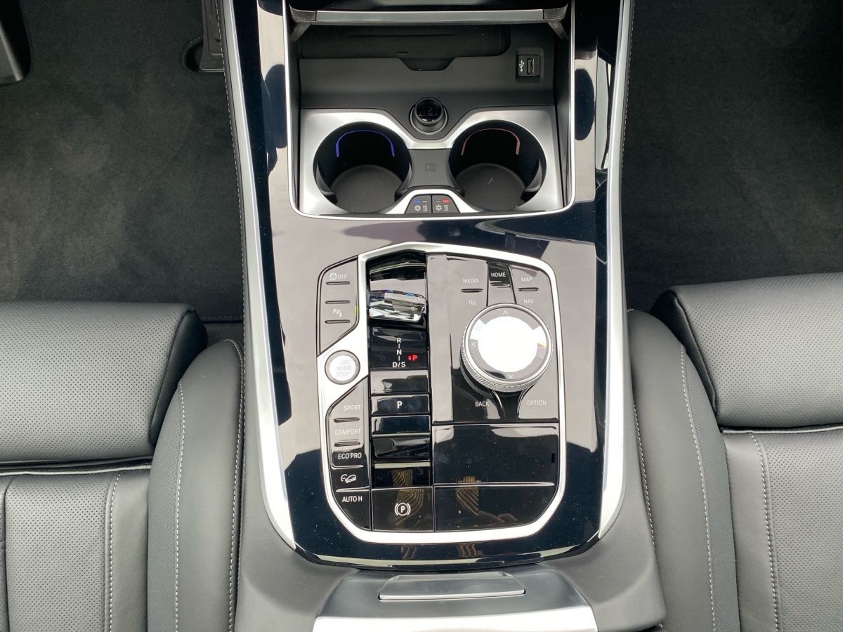 BMW X5 xDrive40d M-Sport AHK KeyLess Pano DA Prof Ai