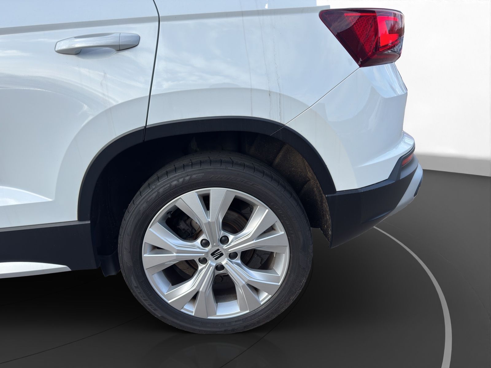 Seat Ateca 1.5 TSI Xperience AHK LED LM 18" Navi 360°
