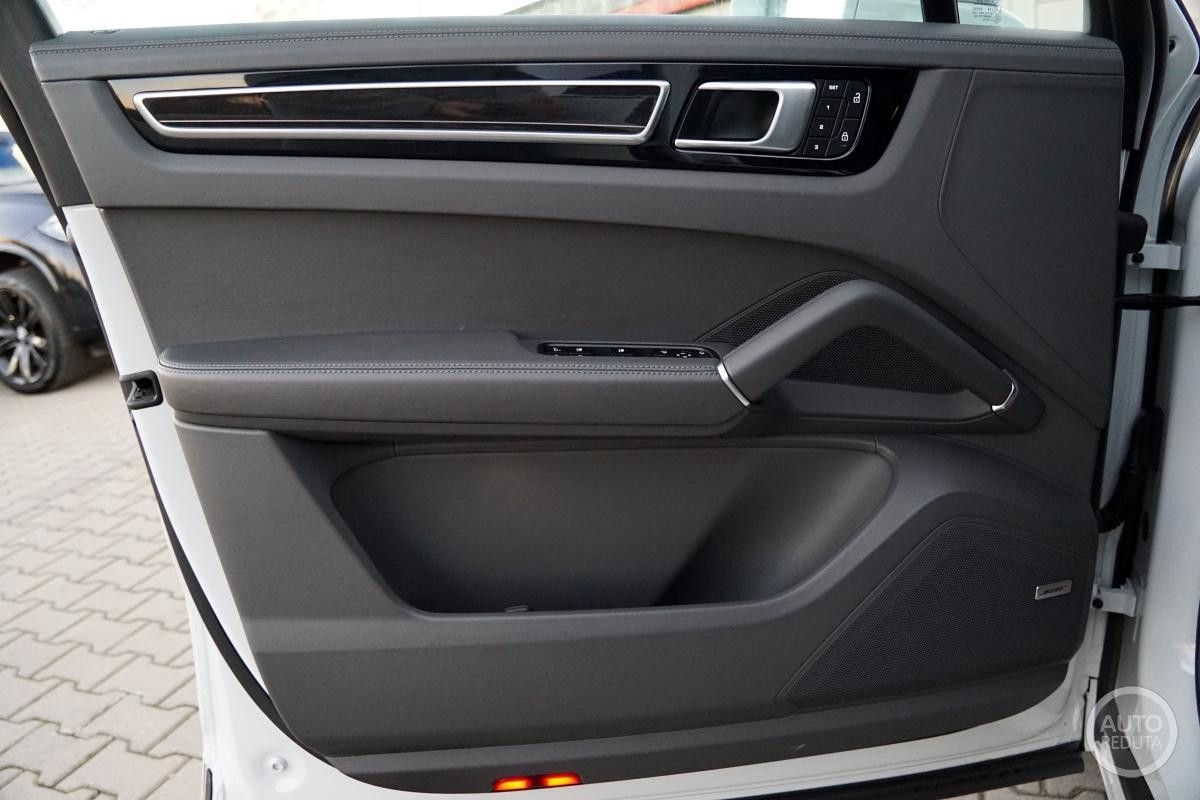 Porsche Cayenne  Luftfederung / BOSE / HUD