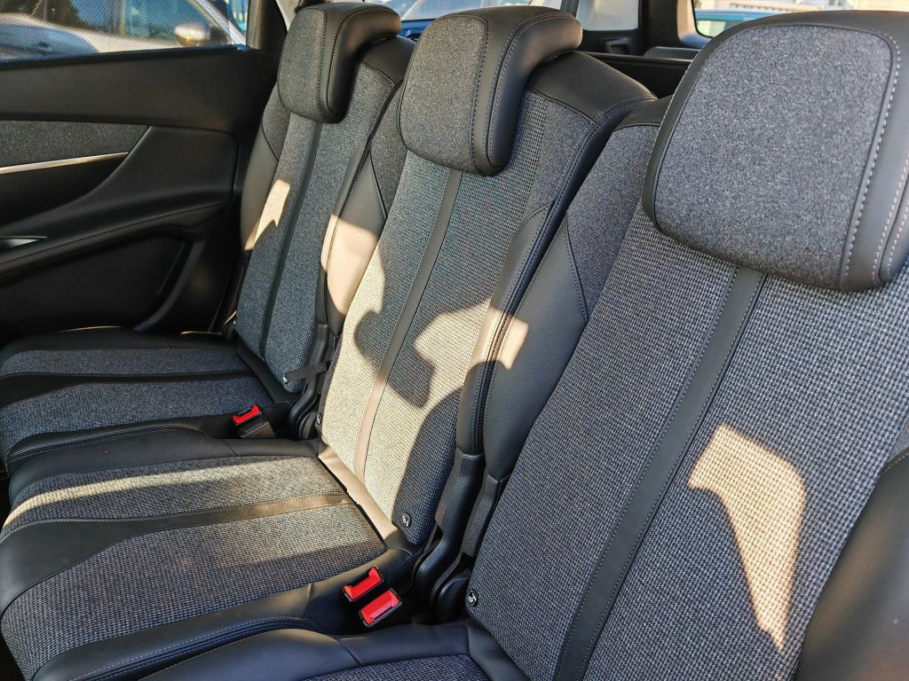 Peugeot 5008 BlueHDI 130 EAT8 ALLURE - Samsaru's Car Outlet