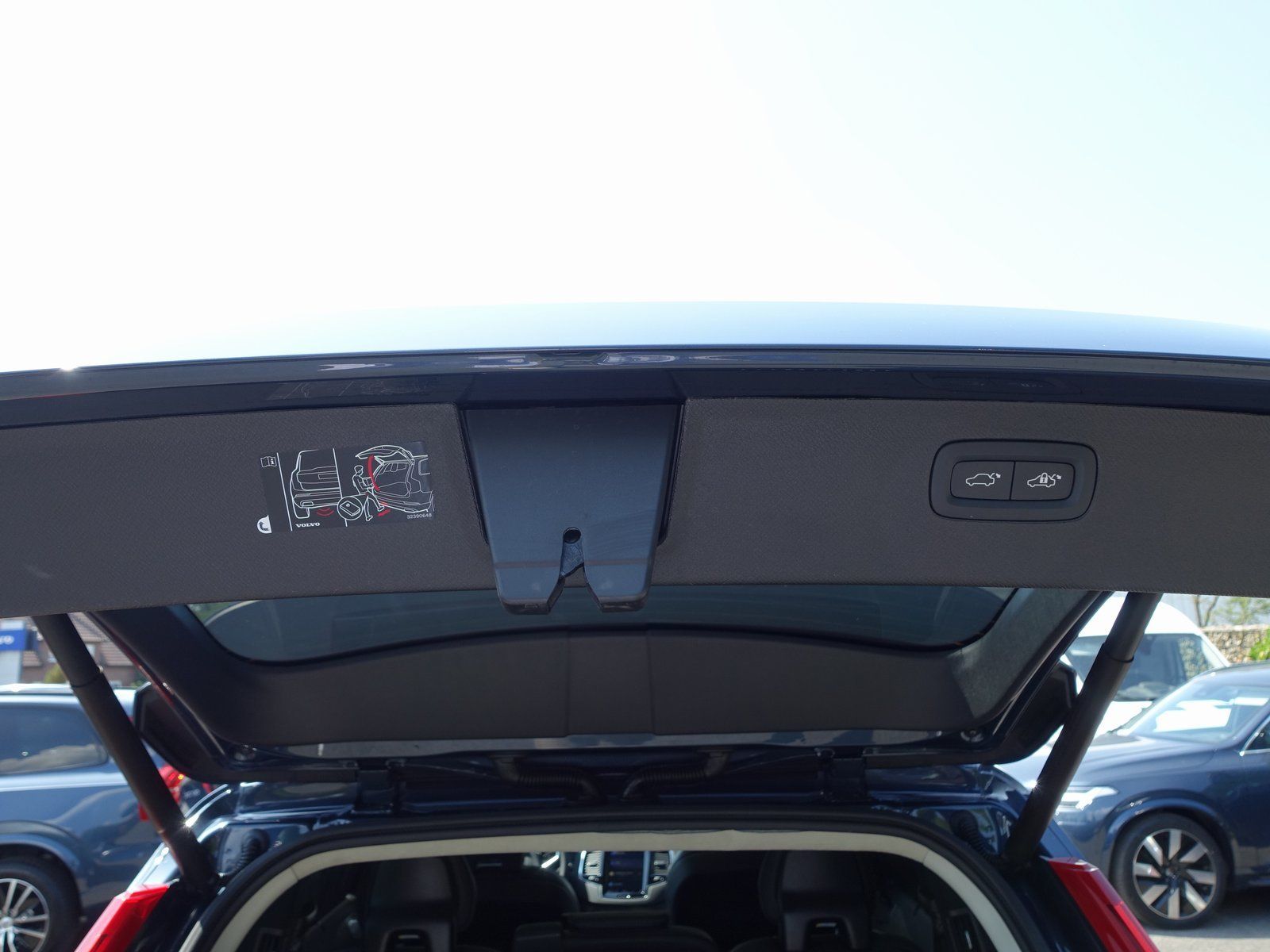Volvo XC90 Ultra Dark T8 AWD Plug-in Hybrid - Samsaru's Car Outlet