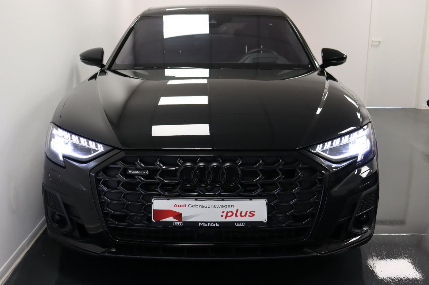 Audi A8 lang 60 TFSI e quattro S line - Samsaru's Car Outlet