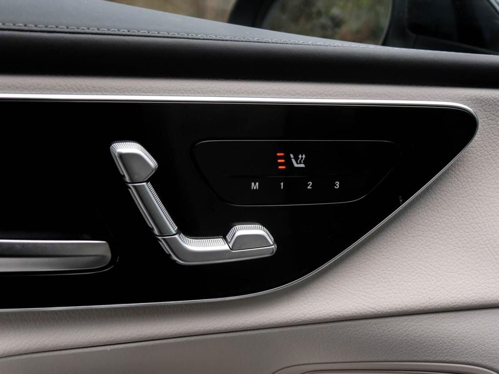 Mercedes-Benz GLC 300 e 4M Avantgarde/Pano/HUD/AHK/360/Memo/19
