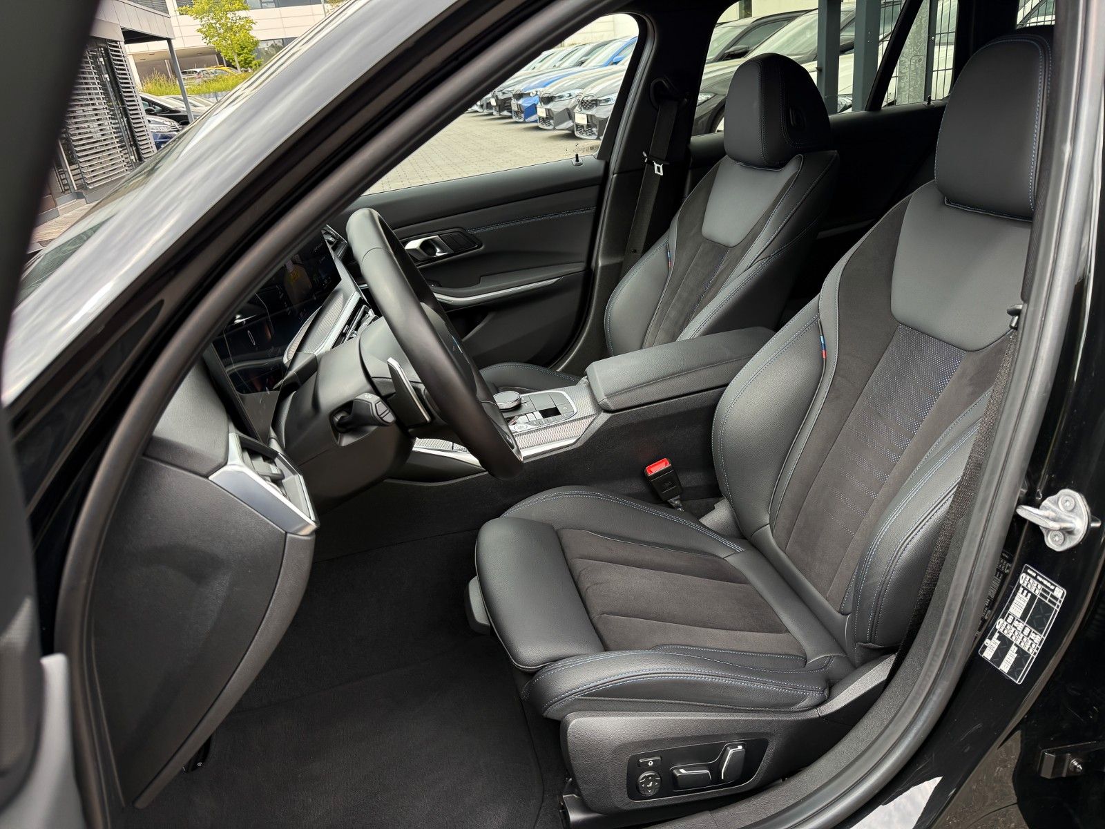 BMW 330 i M Sport - Samsaru's Car Outlet