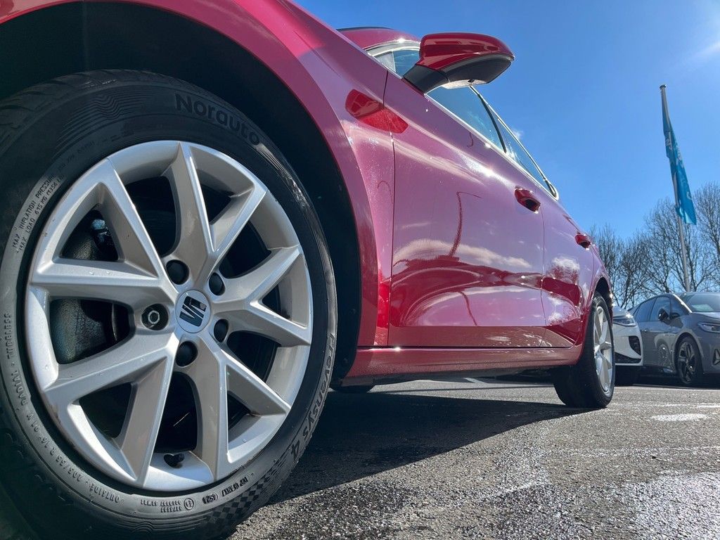 Seat Leon 1,0 eTSI GSG AHK
