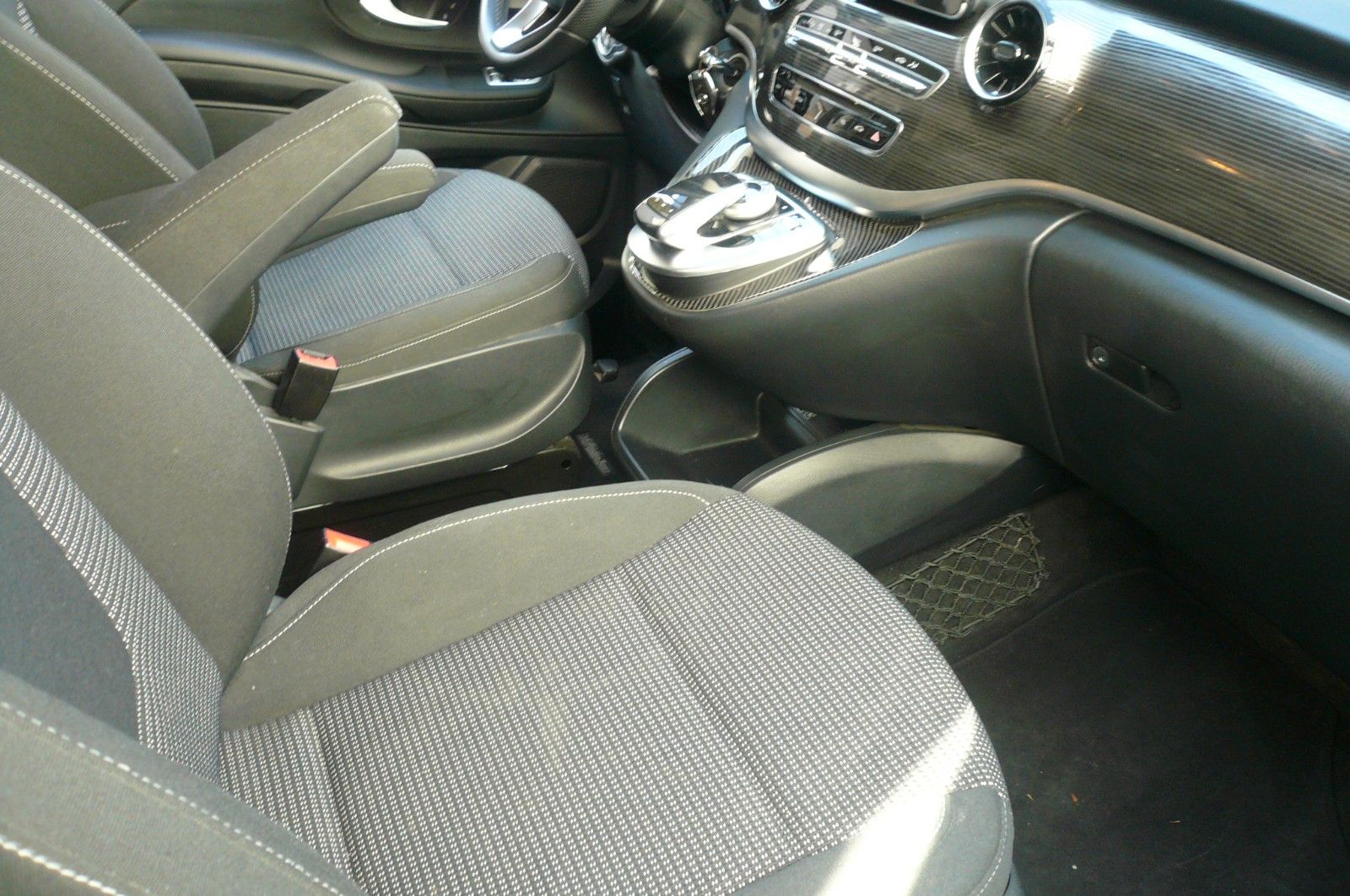 Mercedes-Benz V 220 d RISE - Samsaru's Car Outlet