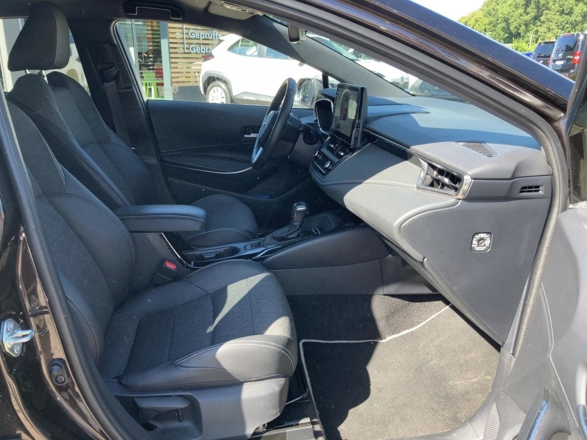 Toyota Corolla 1.8-l-Hybrid - Samsaru's Car Outlet