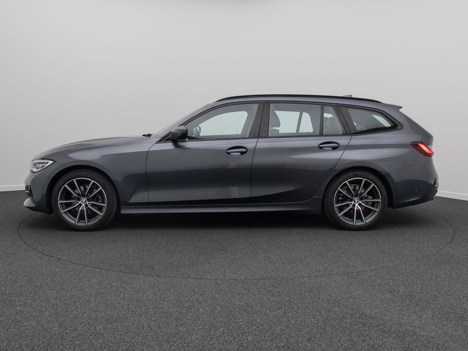 BMW 320i Sport Line - Samsaru's Car Outlet