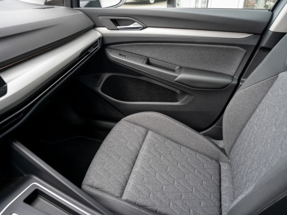 Volkswagen Golf Variant MOVE 1.0 Life - Samsaru's Car Outlet