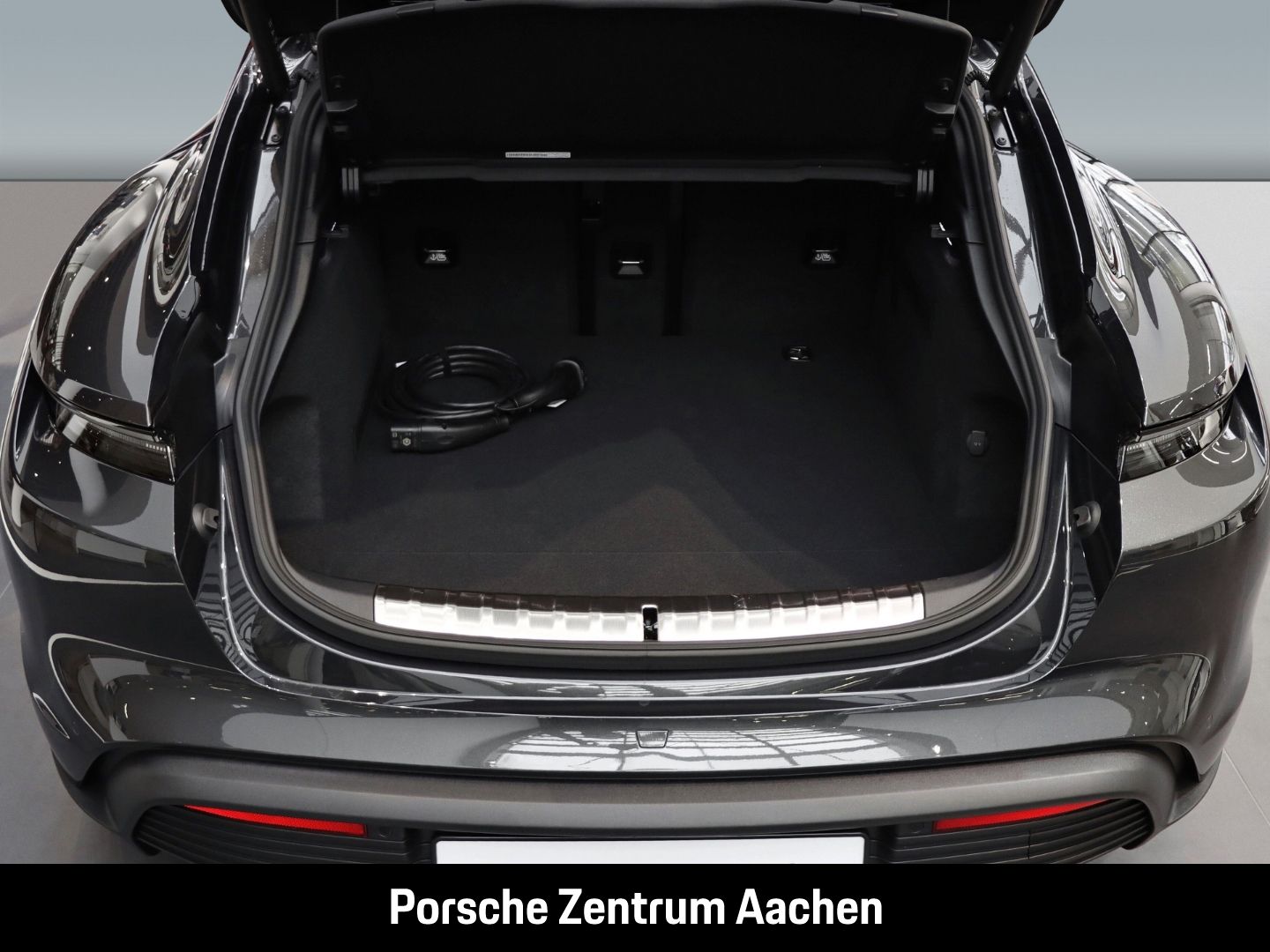Porsche Taycan 4S Sport Turismo Head-Up Surround-View