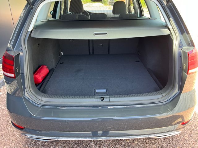 Volkswagen Golf Variant 2.0 TDI SCR DSG Highline - Samsaru's Car Outlet