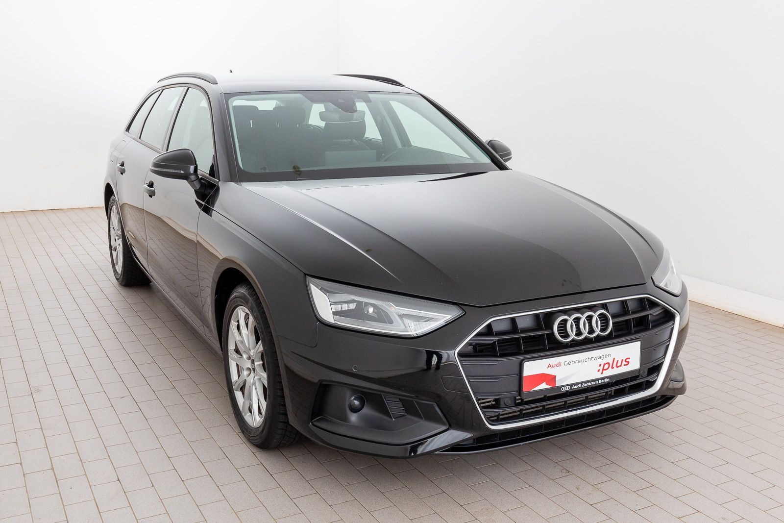 Audi A4 Avant 35 TFSI - Samsaru's Car Outlet