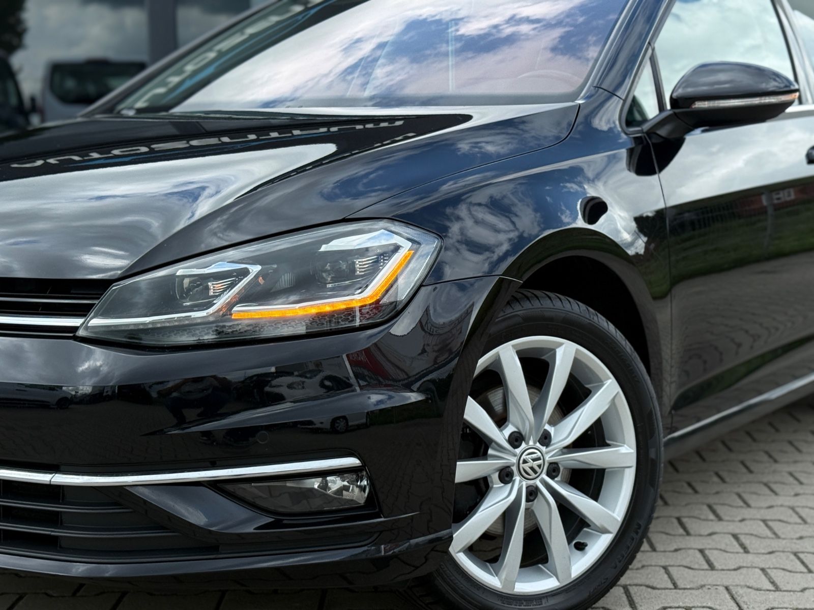 Volkswagen Golf Variant Highline - Samsaru's Car Outlet