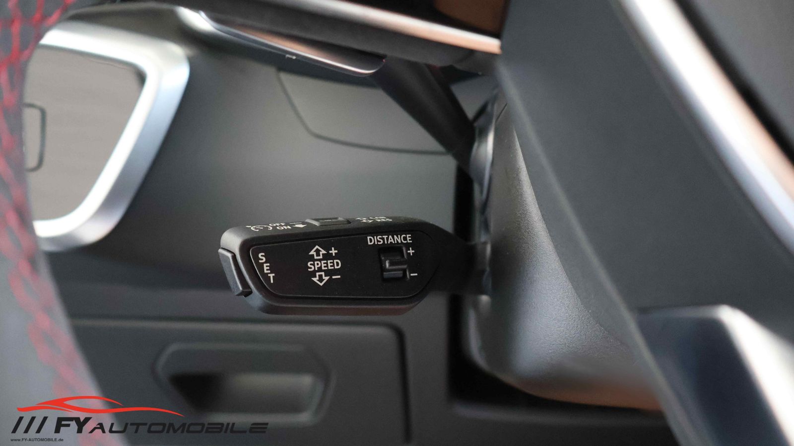 Audi RS6 4.0 TFSI quattro Keramic* Pano* AHK* Carbon